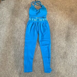 NVGTN Caribbean Blue Virtue seamless bra and Sport Seamless Leggings both - M